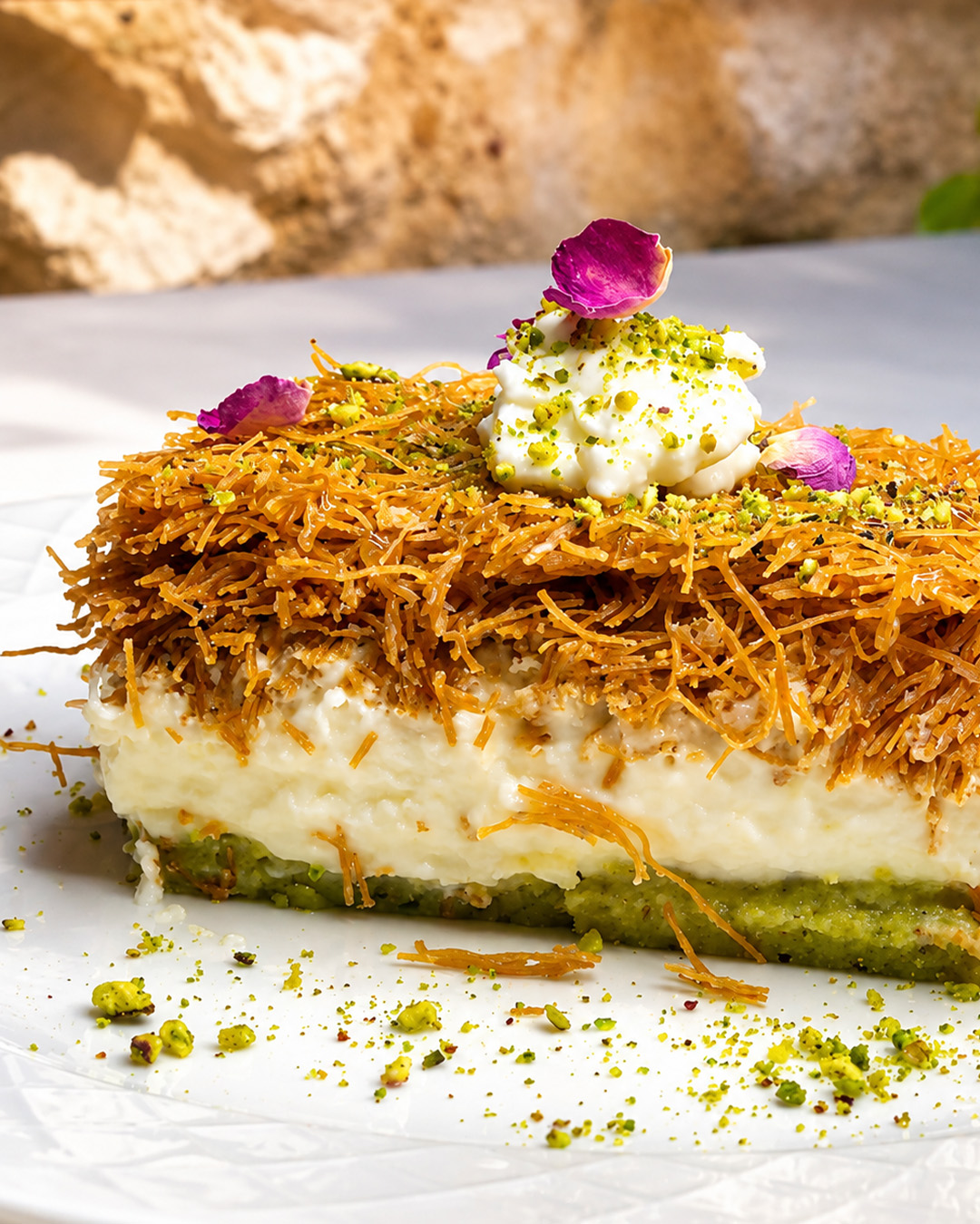 Dessert libanais croustillant à la crème et aux pistaches